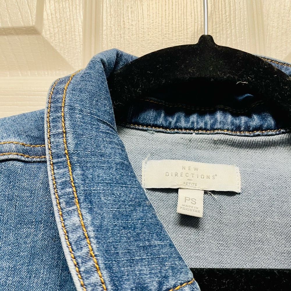 Jean jacket - Picture 2 of 3